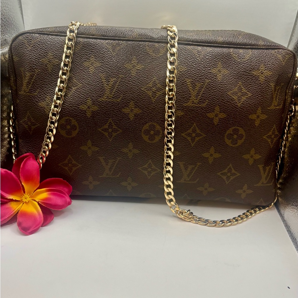Louis Vuitton Monogram Trousse Toilette 28 Crossbody - Picture 2 of 15